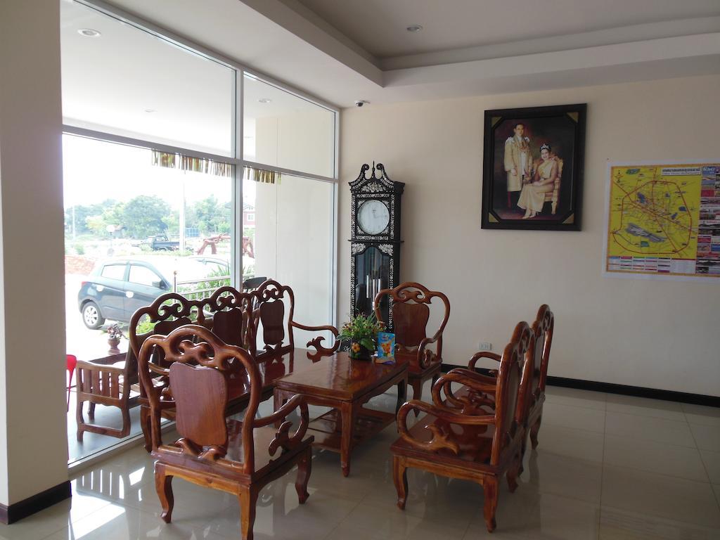 Hotel The Family Grand à Udon Thani Extérieur photo