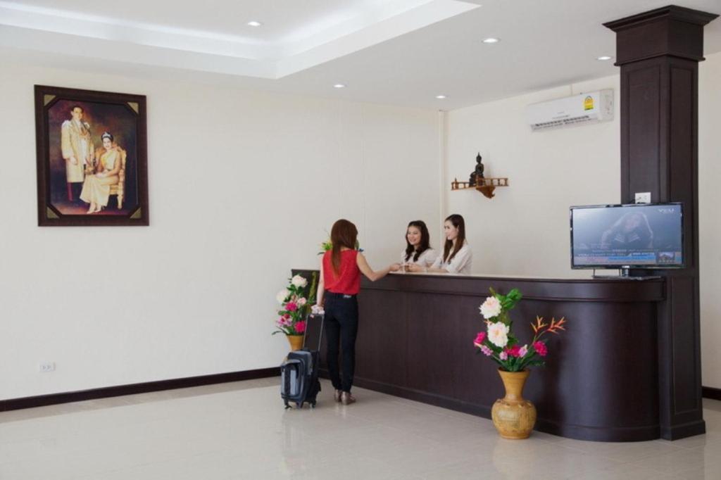 Hotel The Family Grand à Udon Thani Extérieur photo