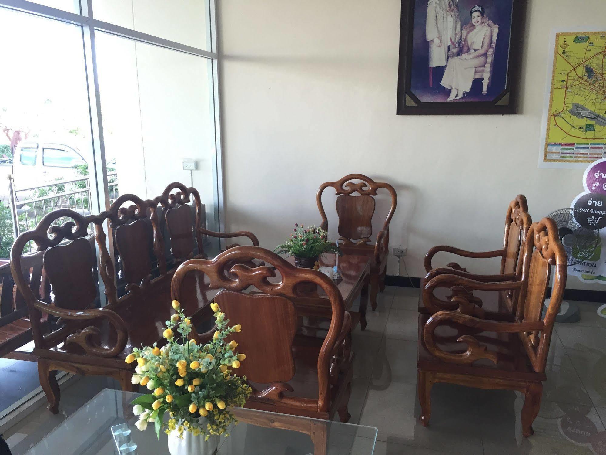 Hotel The Family Grand à Udon Thani Extérieur photo