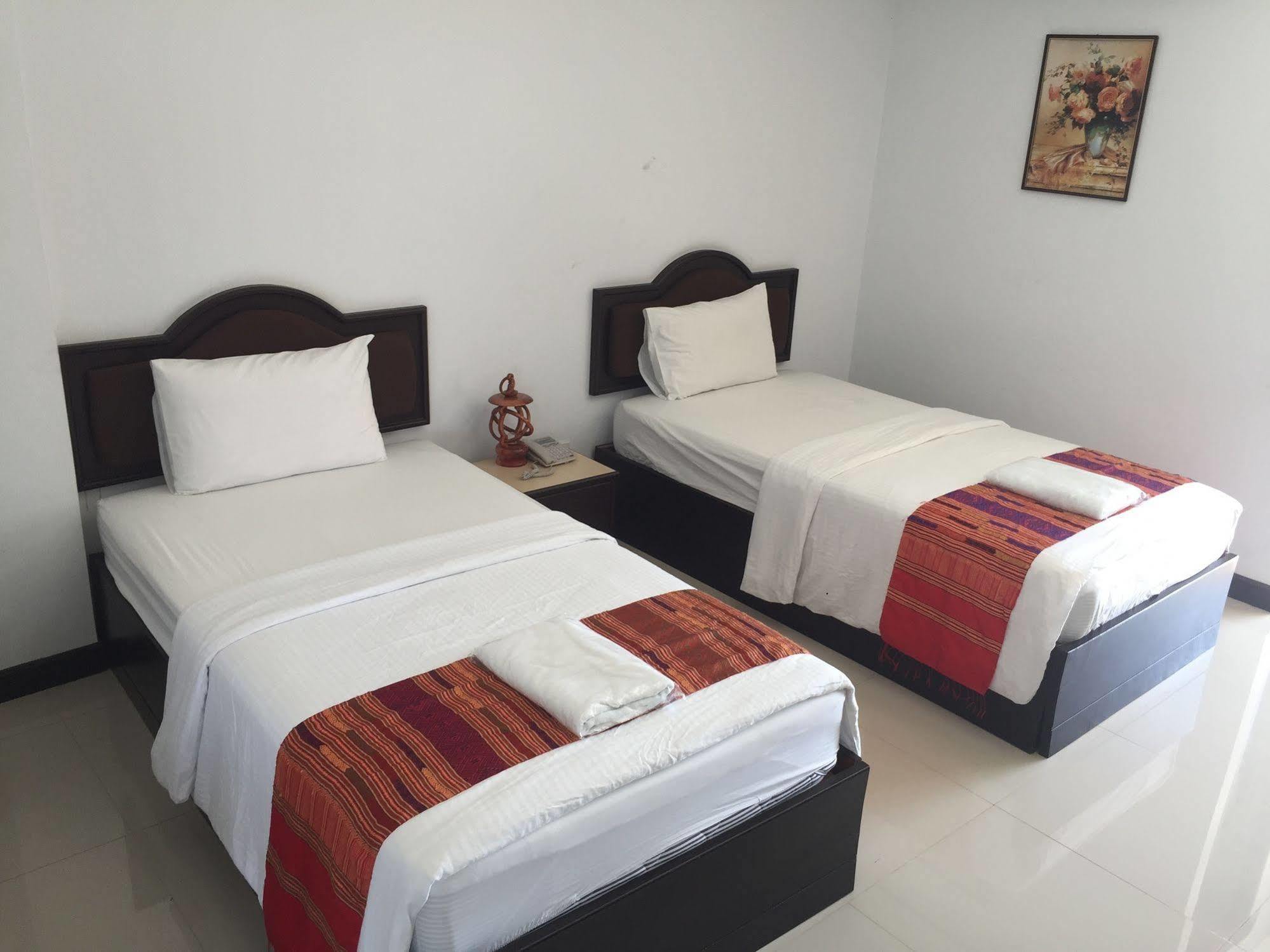 Hotel The Family Grand à Udon Thani Extérieur photo