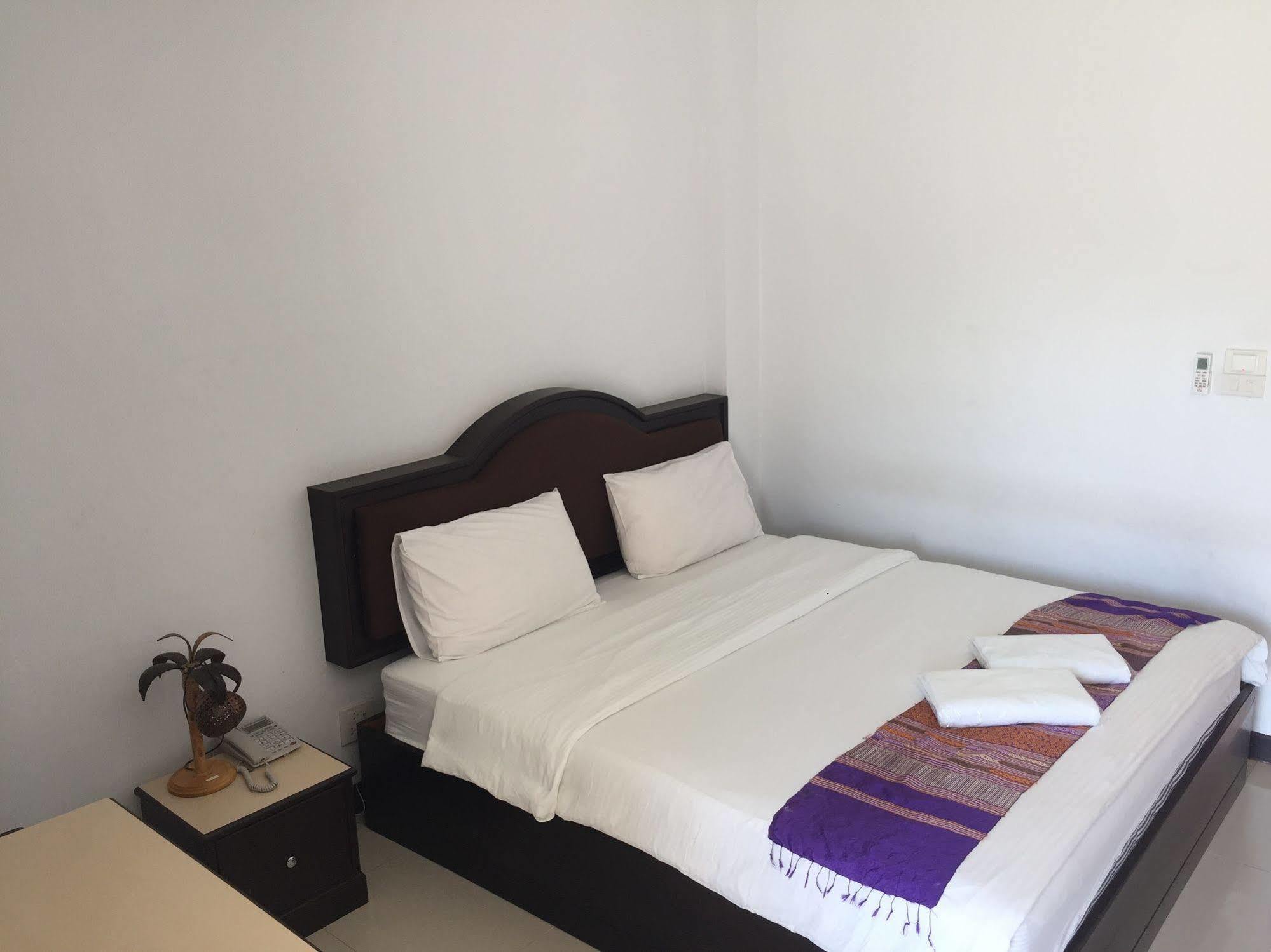 Hotel The Family Grand à Udon Thani Extérieur photo